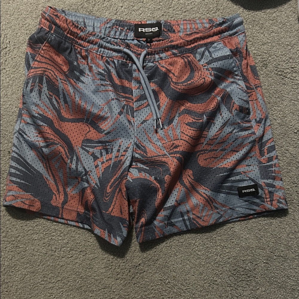 RSQ Men’s 5” Inseam Floral Print Athletic Shorts